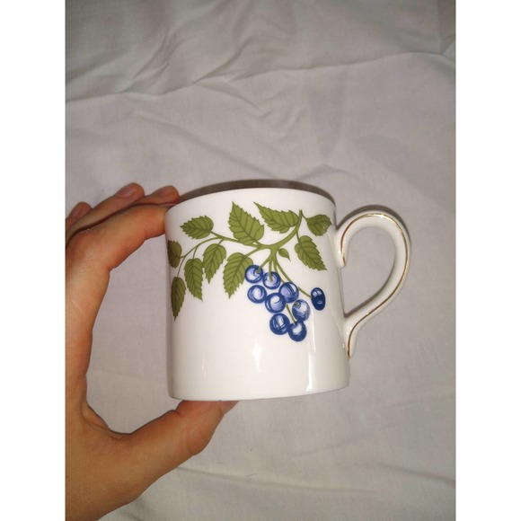 Staffordshire berries design set of mugs and saucers (set of 9) - Picture 7 of 10